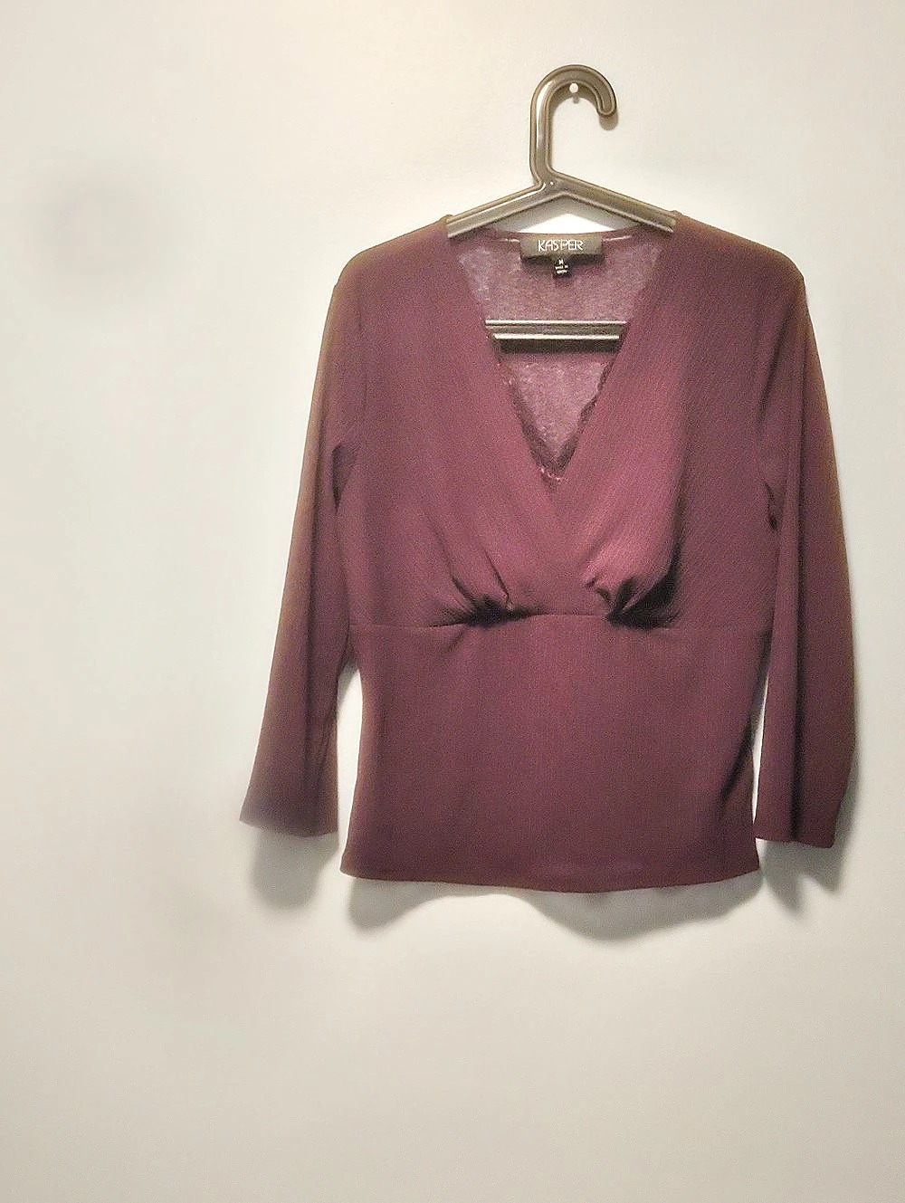 Kasper Long Sleeve Blouse in Purple Size Medium Like New